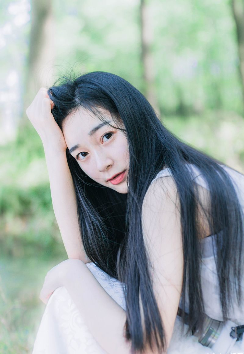 怜悯你的人不是朋友，帮助你的人才可能是朋友。